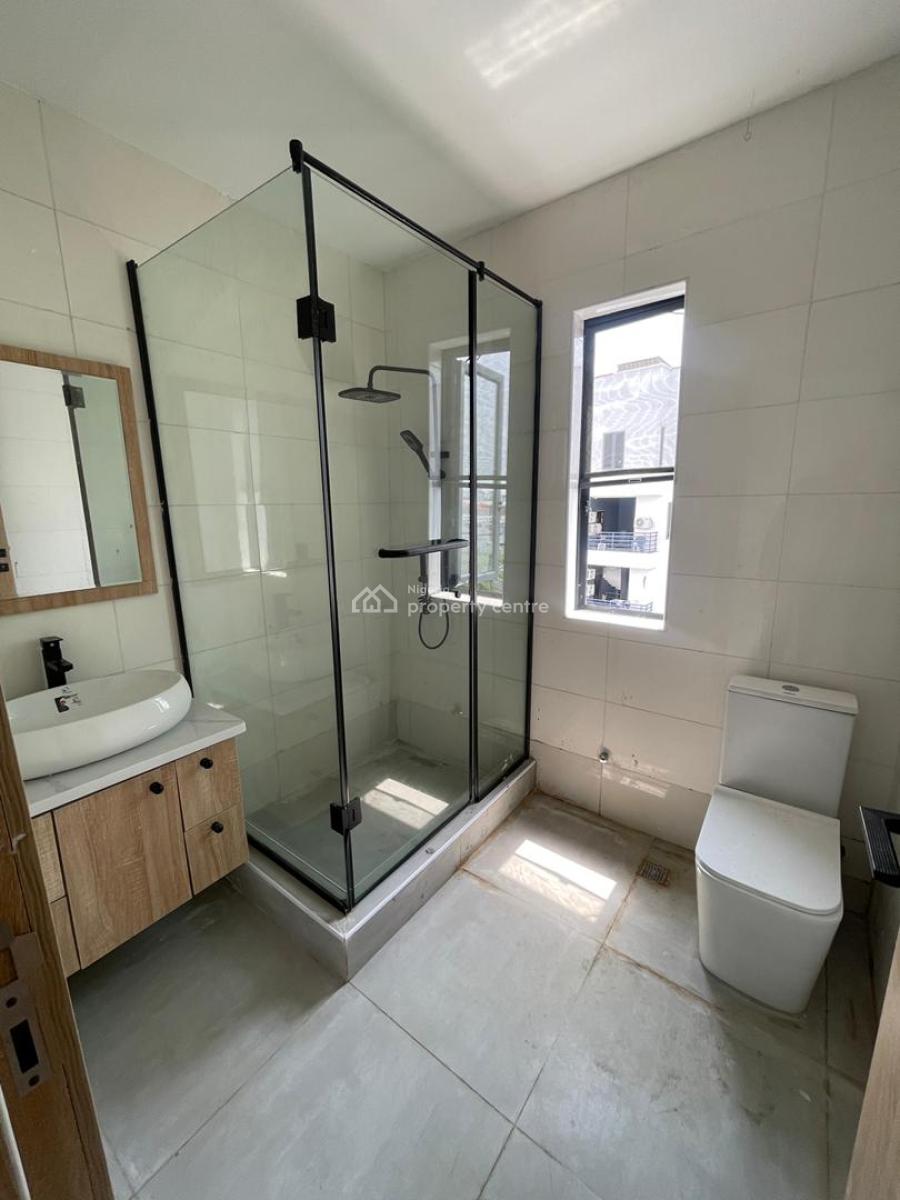 Luxurious 2 Bedroom Apartment, Lekki Phase 1, Lekki, Lagos, Flat / Apartment for Sale