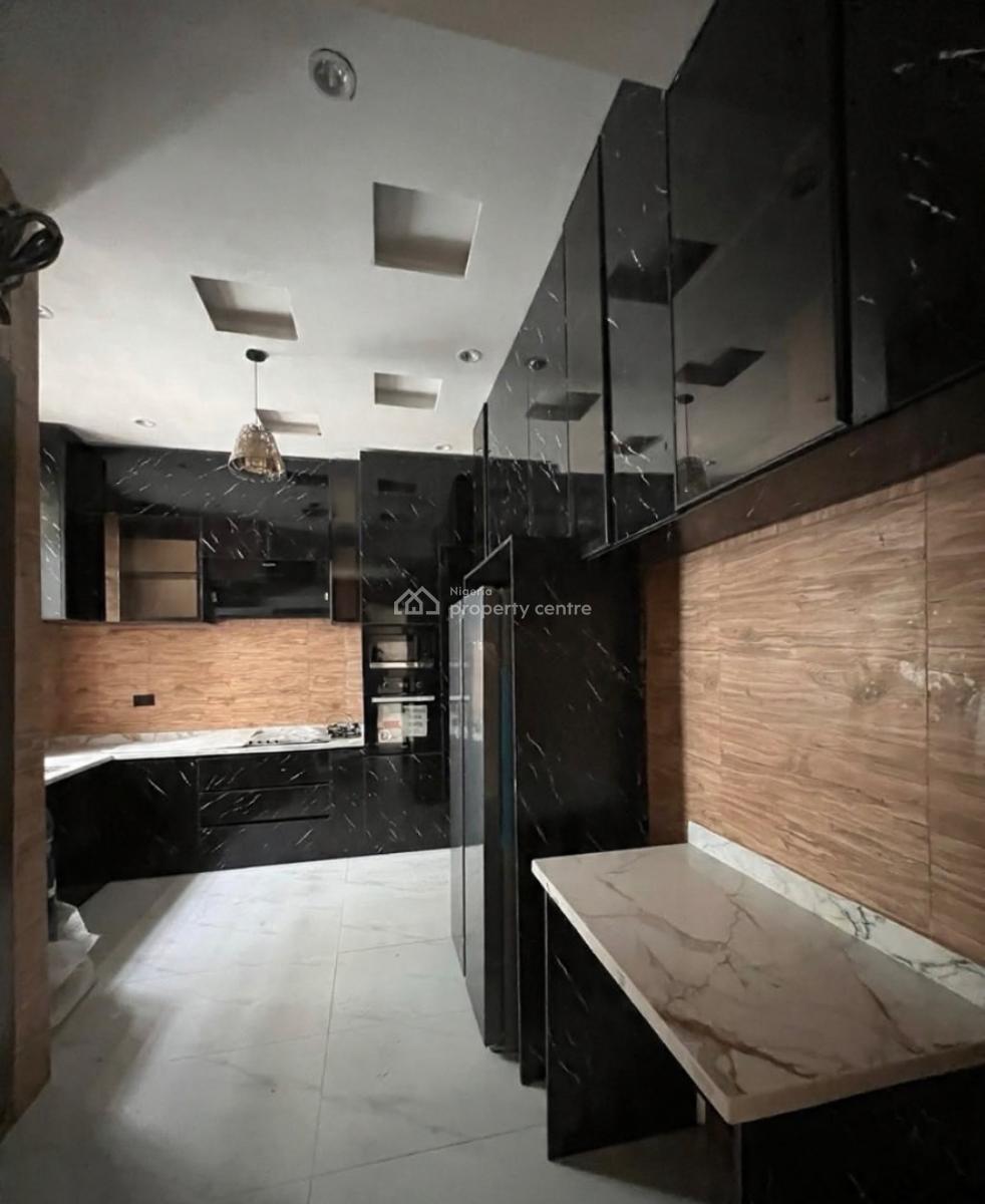 Lovely 3 Bedroom Apartment, Lekki Phase 1, Lekki Phase 1, Lekki, Lagos, Block of Flats for Sale