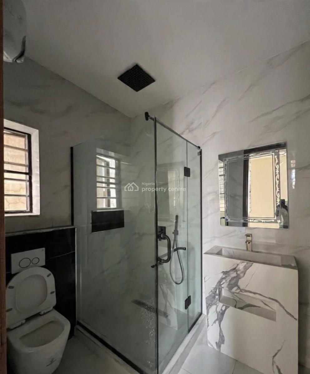 Lovely 3 Bedroom Apartment, Lekki Phase 1, Lekki Phase 1, Lekki, Lagos, Block of Flats for Sale