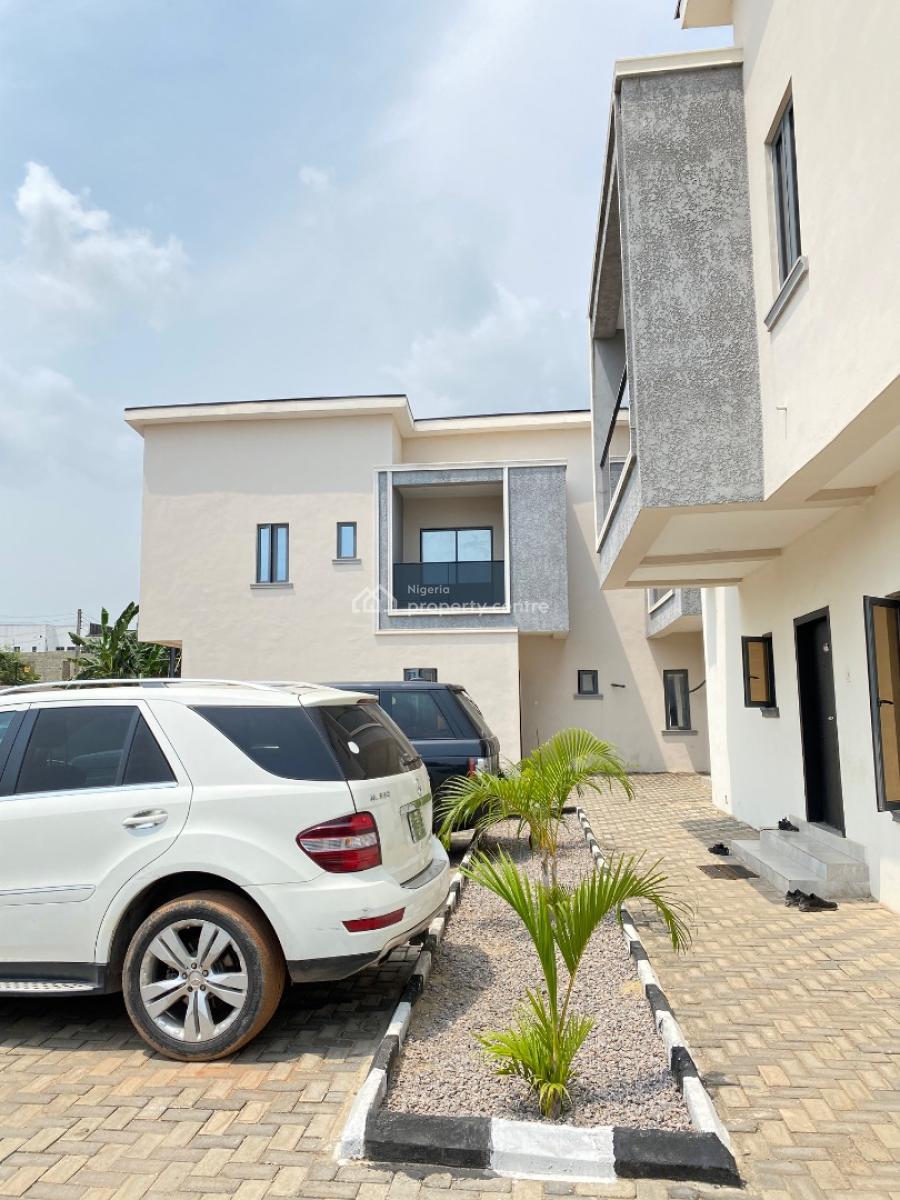 Nice 4 Bedroom Duplex, Lekki Peninsula Scheme 2, Ajah, Lagos, Terraced Duplex for Rent