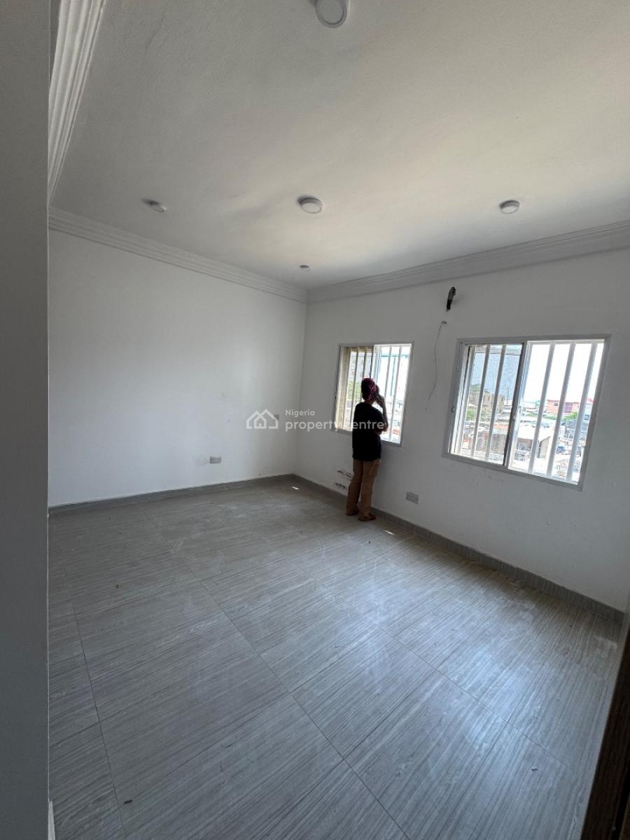 Fully Serviced 3 Bedroom Maisonette, New  Road, Lekki Phase 1, Lekki, Lagos, Flat / Apartment for Rent