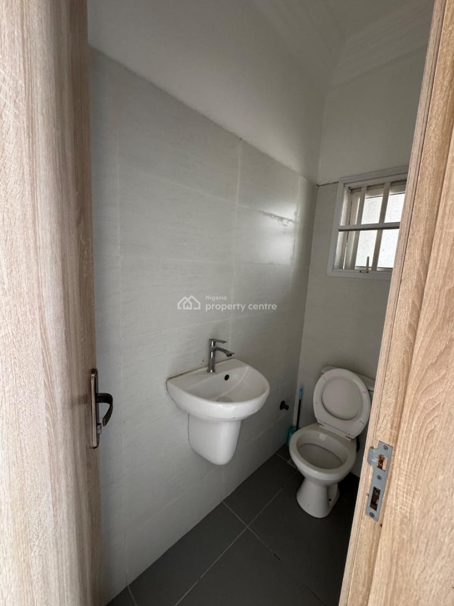 Fully Serviced 3 Bedroom Maisonette, New  Road, Lekki Phase 1, Lekki, Lagos, Flat / Apartment for Rent
