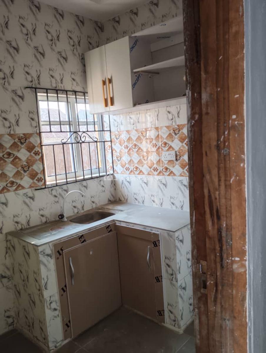 Luxury Room and Parlor, Kobe Estate, Igbogbo, Ikorodu, Lagos, Flat / Apartment for Rent