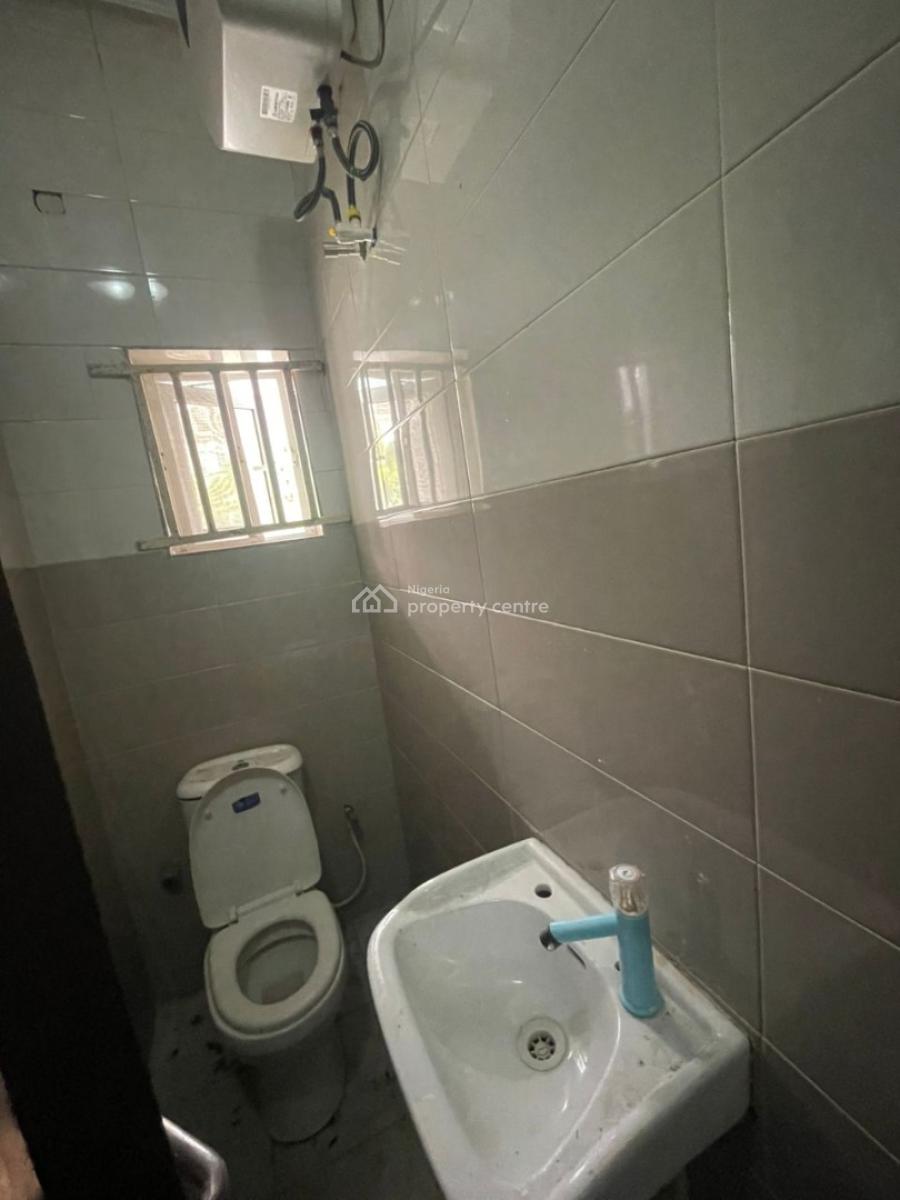 Lovely Renovated 2 Bedroom Apartment, Sky Mall, Blenco, Sangotedo Eti-osa Lagos, Sangotedo, Ajah, Lagos, Flat / Apartment for Rent