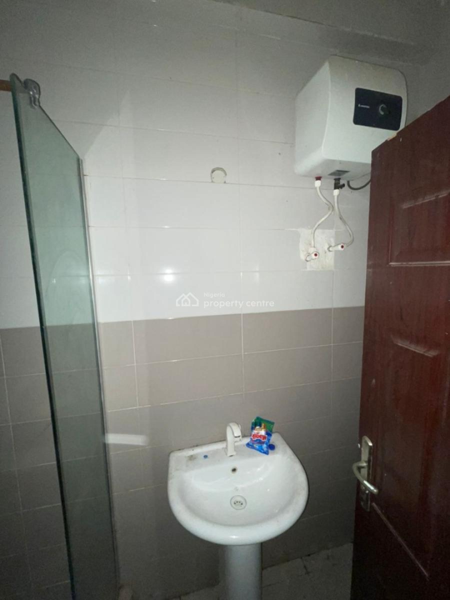 Lovely Renovated 2 Bedroom Apartment, Sky Mall, Blenco, Sangotedo Eti-osa Lagos, Sangotedo, Ajah, Lagos, Flat / Apartment for Rent