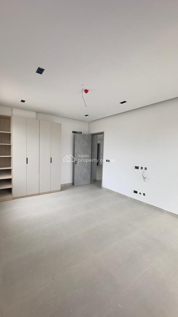 Tastefully Finished 2-bedroom Apartment with Rooftop Pool, Lekki Phase 1, Lekki, Lagos, Flat / Apartment for Sale