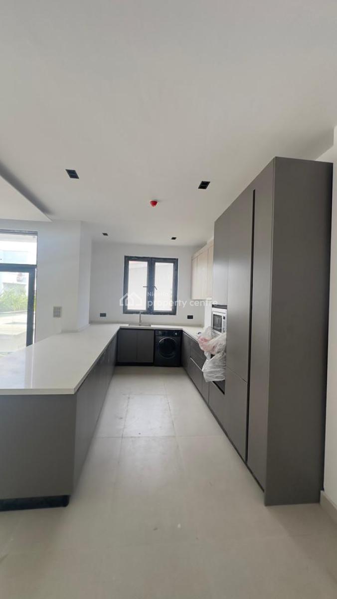 Tastefully Finished 2-bedroom Apartment with Rooftop Pool, Lekki Phase 1, Lekki, Lagos, Flat / Apartment for Sale