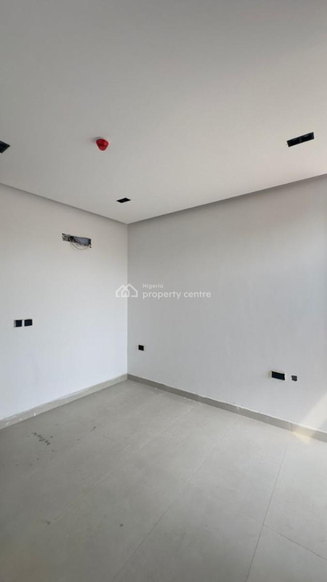 Tastefully Finished 3 Bedroom Apartment + Bq, Lekki Phase 1, Lekki, Lagos, Flat / Apartment for Sale