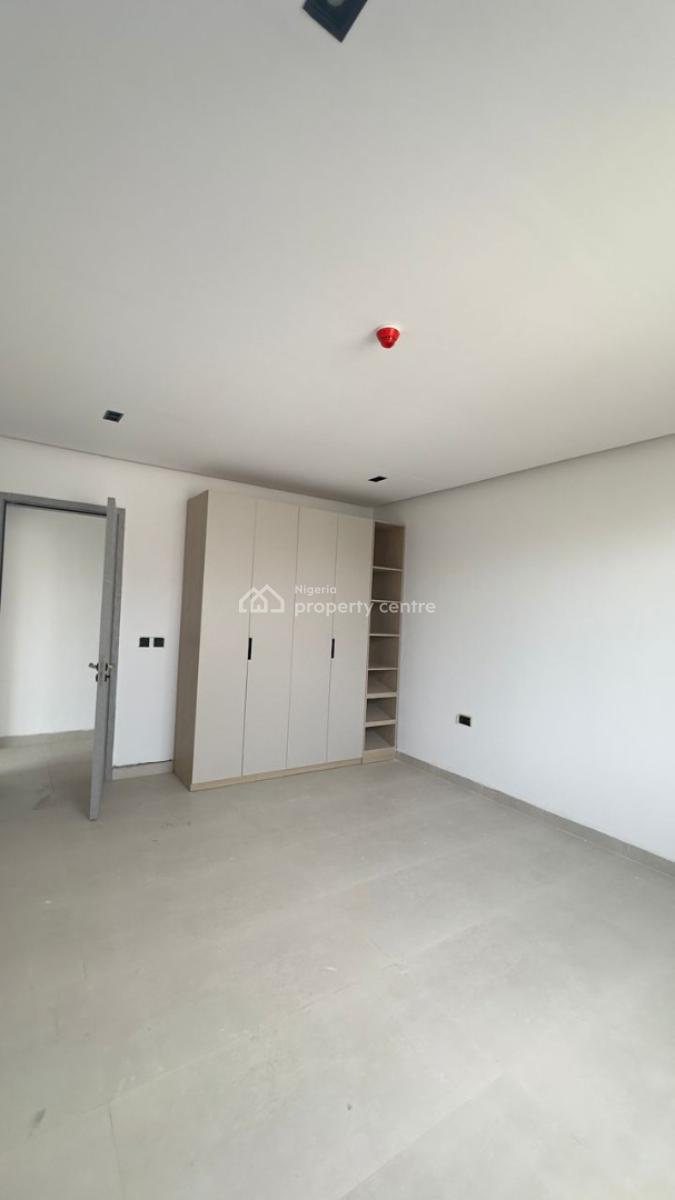 Tastefully Finished 3 Bedroom Apartment + Bq, Lekki Phase 1, Lekki, Lagos, Flat / Apartment for Sale