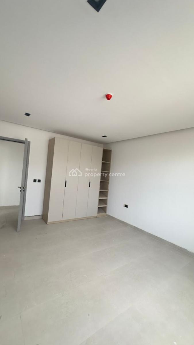 Tastefully Finished 3 Bedroom Apartment + Bq, Lekki Phase 1, Lekki, Lagos, Flat / Apartment for Sale