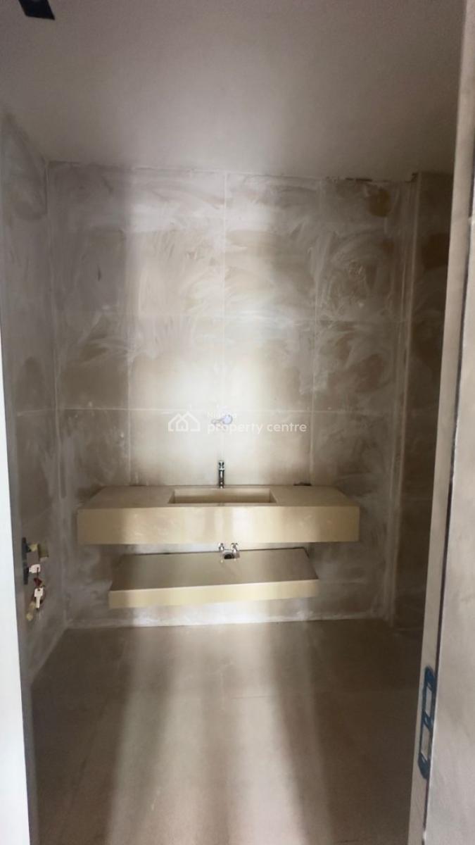 Tastefully Finished 3 Bedroom Apartment + Bq, Lekki Phase 1, Lekki, Lagos, Flat / Apartment for Sale