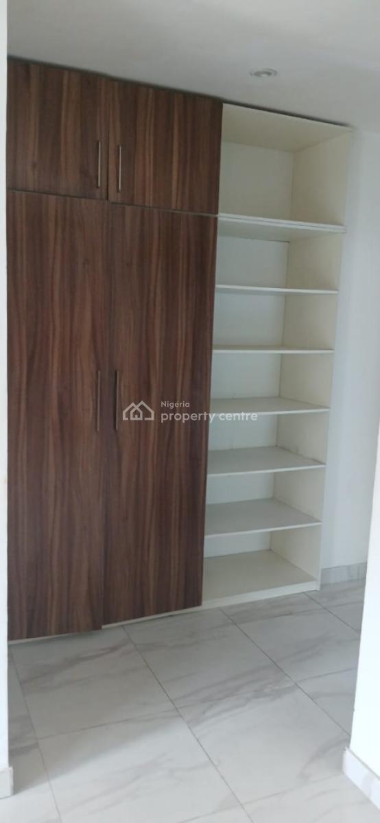 Fully Serviced 2 Bedrooms Apartment at Lekki, Lekki, Lekki Phase 1, Lekki, Lagos, Flat / Apartment for Rent