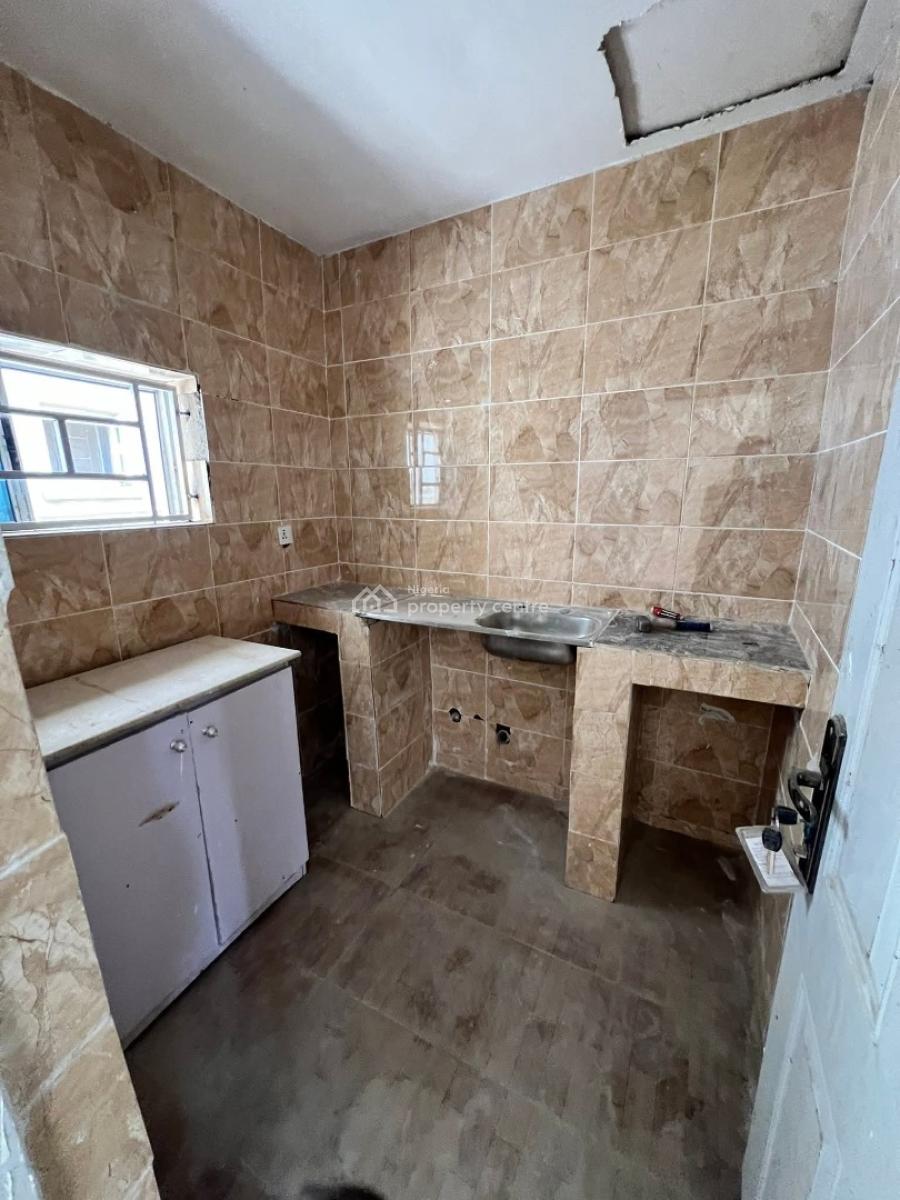 Spacious One Bedroom Flat, Gwarinpa Extension, Gwarinpa, Abuja, Flat / Apartment for Rent