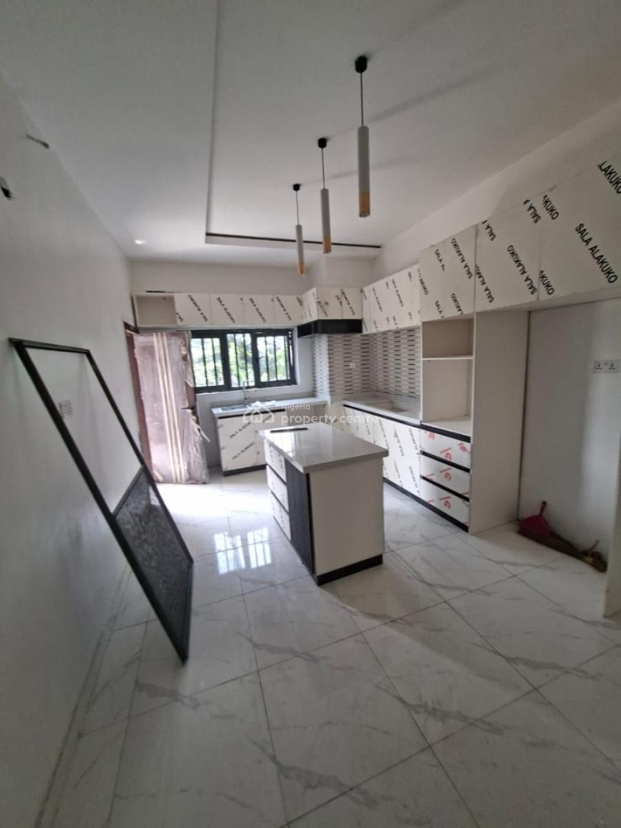 Very Lovely 2bedroom Flat at Lekki Phase 1, Lekki Phase 1, Lekki Phase 1, Lekki, Lagos, Flat / Apartment for Sale