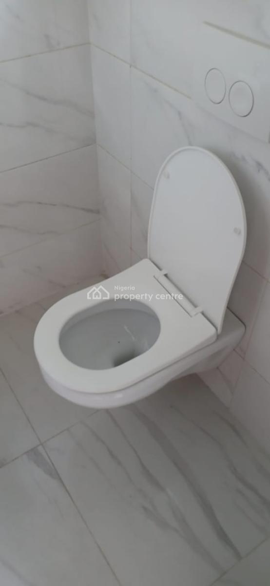 Spacious 2-bedroom Standard Apartment, Lekki, Lagos, Flat / Apartment for Rent