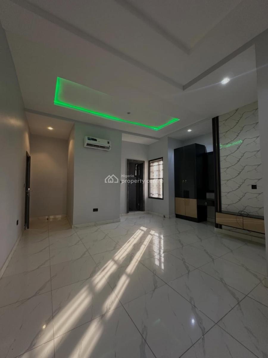 Airbnb Ready Fully Serviced 2 Bedroom Apartment Elevator,gen & Solar, Durumi, Abuja, Block of Flats for Sale