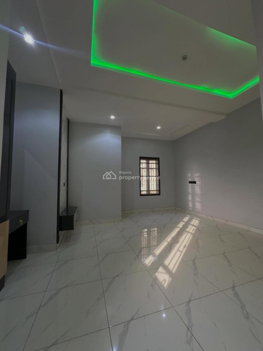 Airbnb Ready Fully Serviced 2 Bedroom Apartment Elevator,gen & Solar, Durumi, Abuja, Block of Flats for Sale
