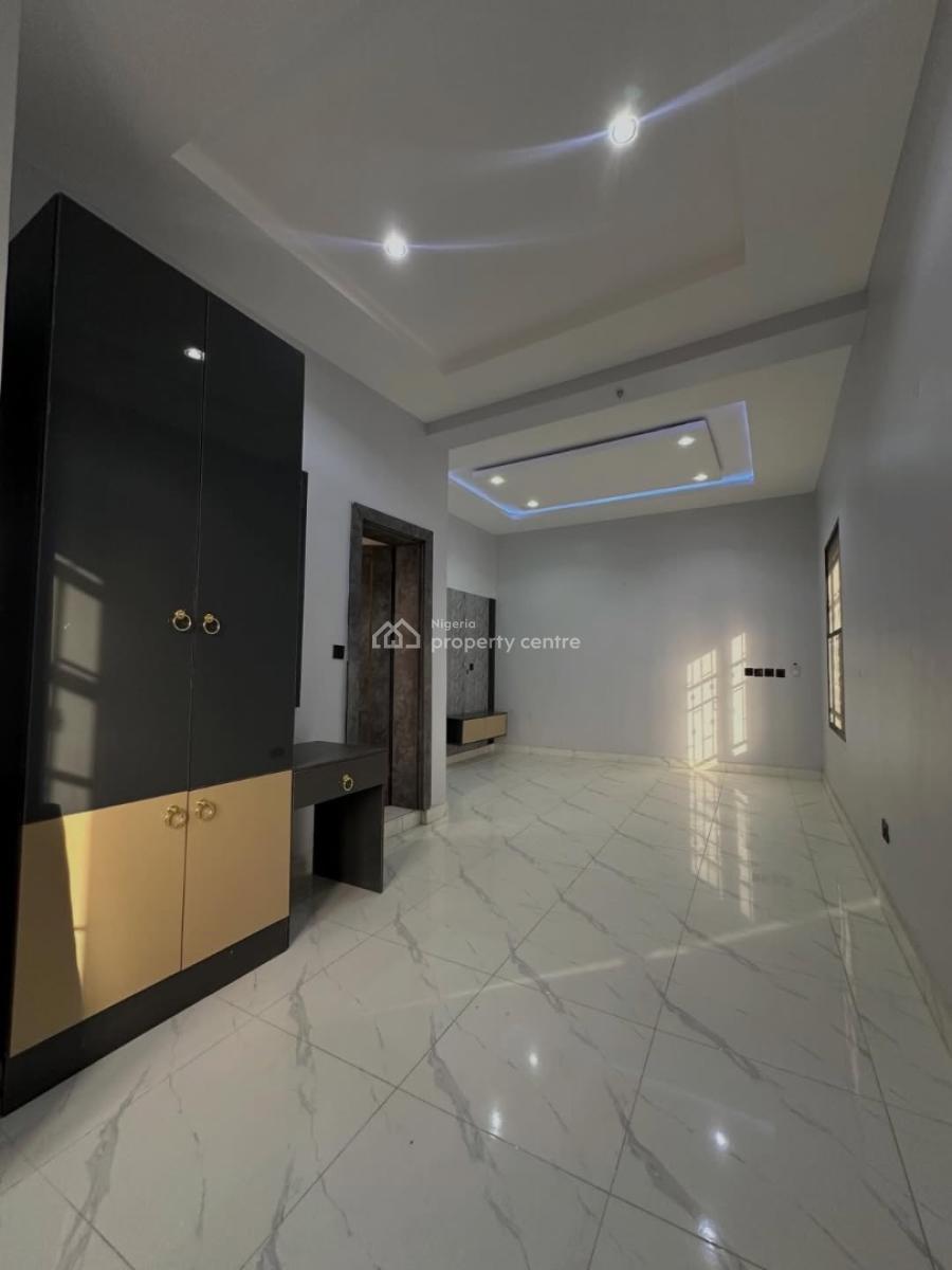 Airbnb Ready Fully Serviced 2 Bedroom Apartment Elevator,gen & Solar, Durumi, Abuja, Block of Flats for Sale