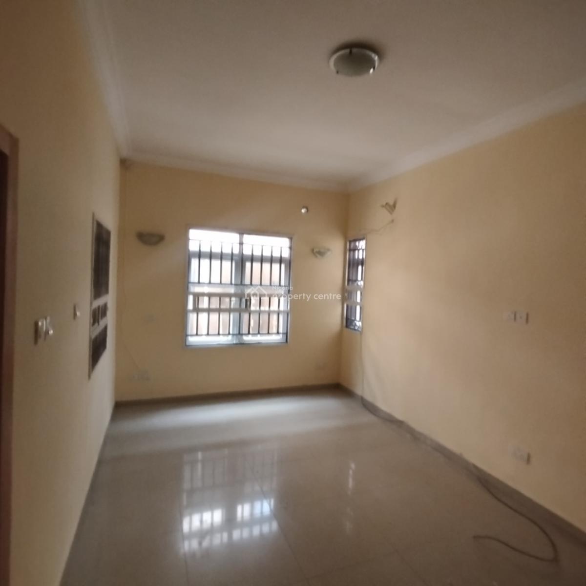 Nice 3bedroom Flat with a Bq, Chevron Drive, Lekki Expressway, Lekki, Lagos, Flat / Apartment for Rent