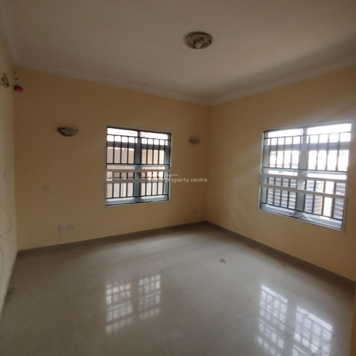 Nice 3bedroom Flat with a Bq, Chevron Drive, Lekki Expressway, Lekki, Lagos, Flat / Apartment for Rent