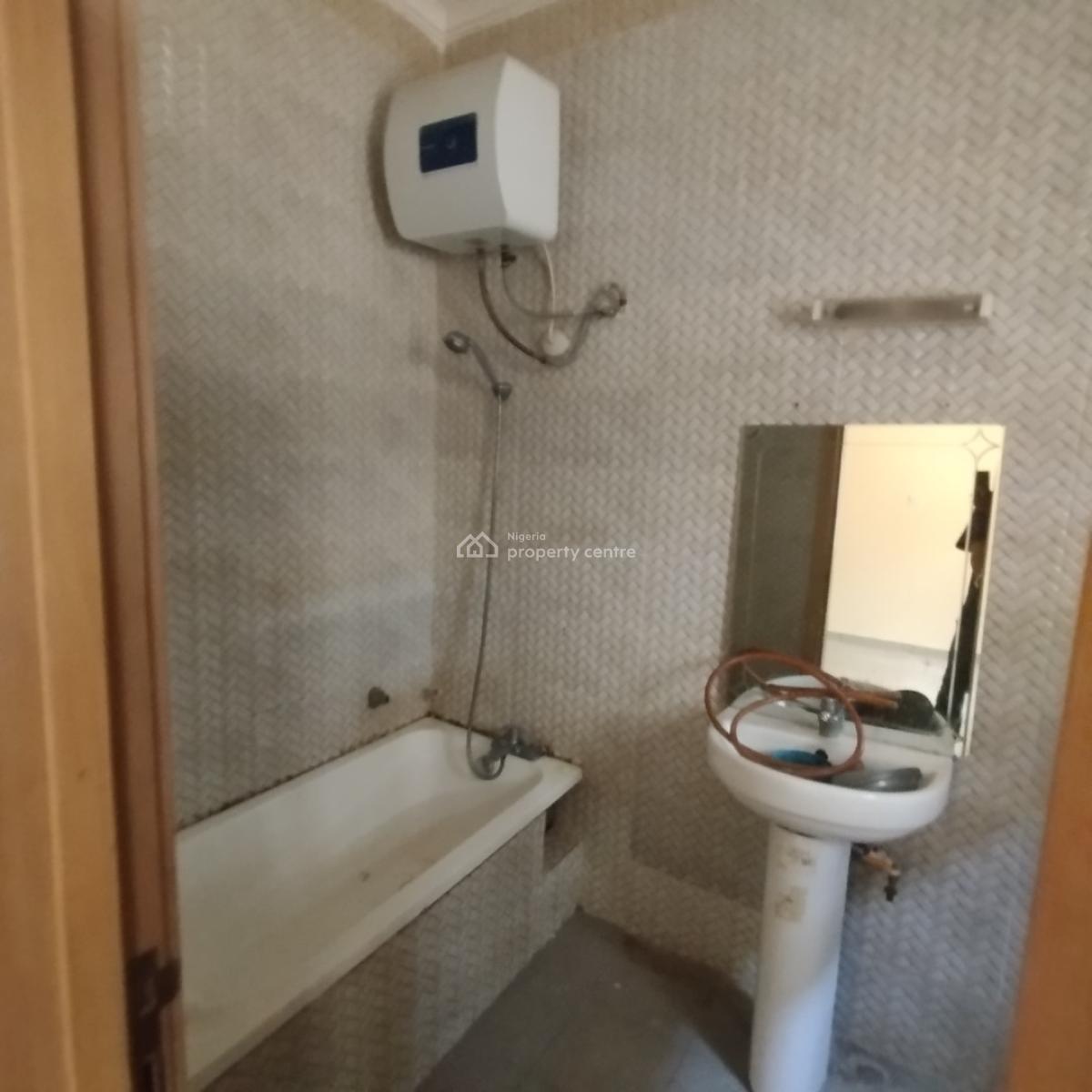 Nice 3bedroom Flat with a Bq, Chevron Drive, Lekki Expressway, Lekki, Lagos, Flat / Apartment for Rent