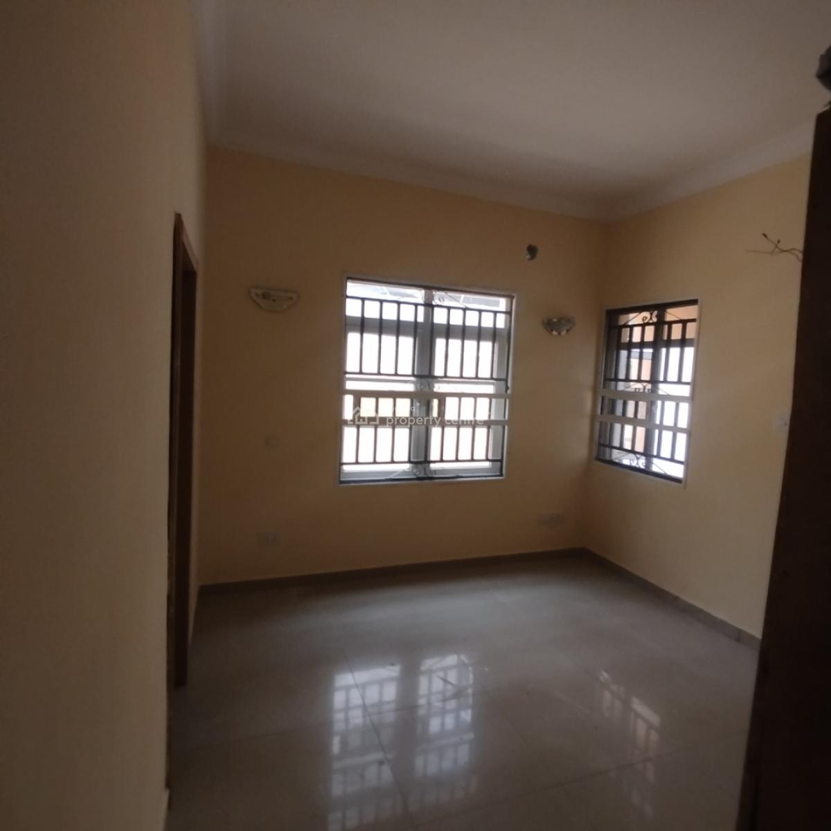 Nice 3bedroom Flat with a Bq, Chevron Drive, Lekki Expressway, Lekki, Lagos, Flat / Apartment for Rent
