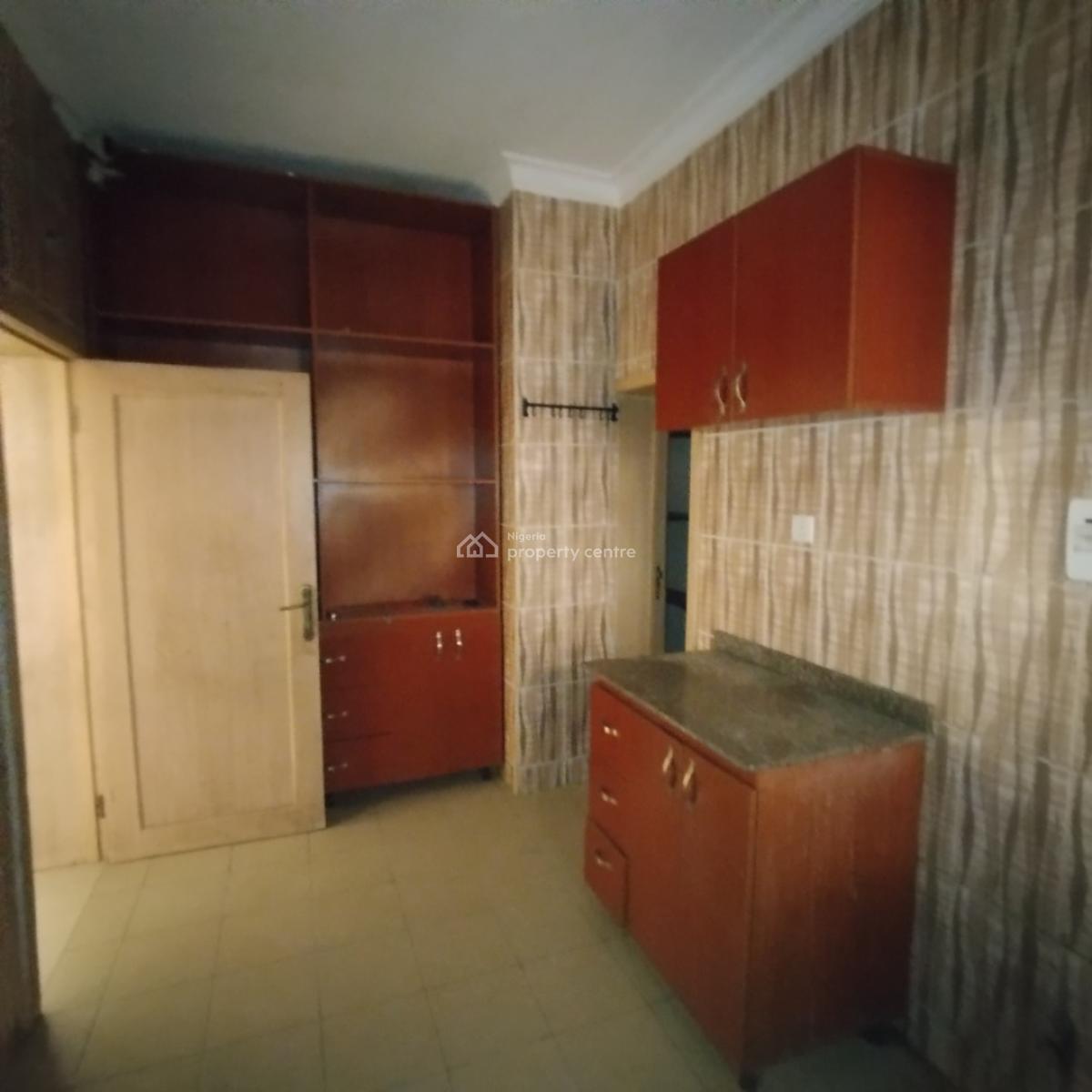 Nice 3bedroom Flat with a Bq, Chevron Drive, Lekki Expressway, Lekki, Lagos, Flat / Apartment for Rent