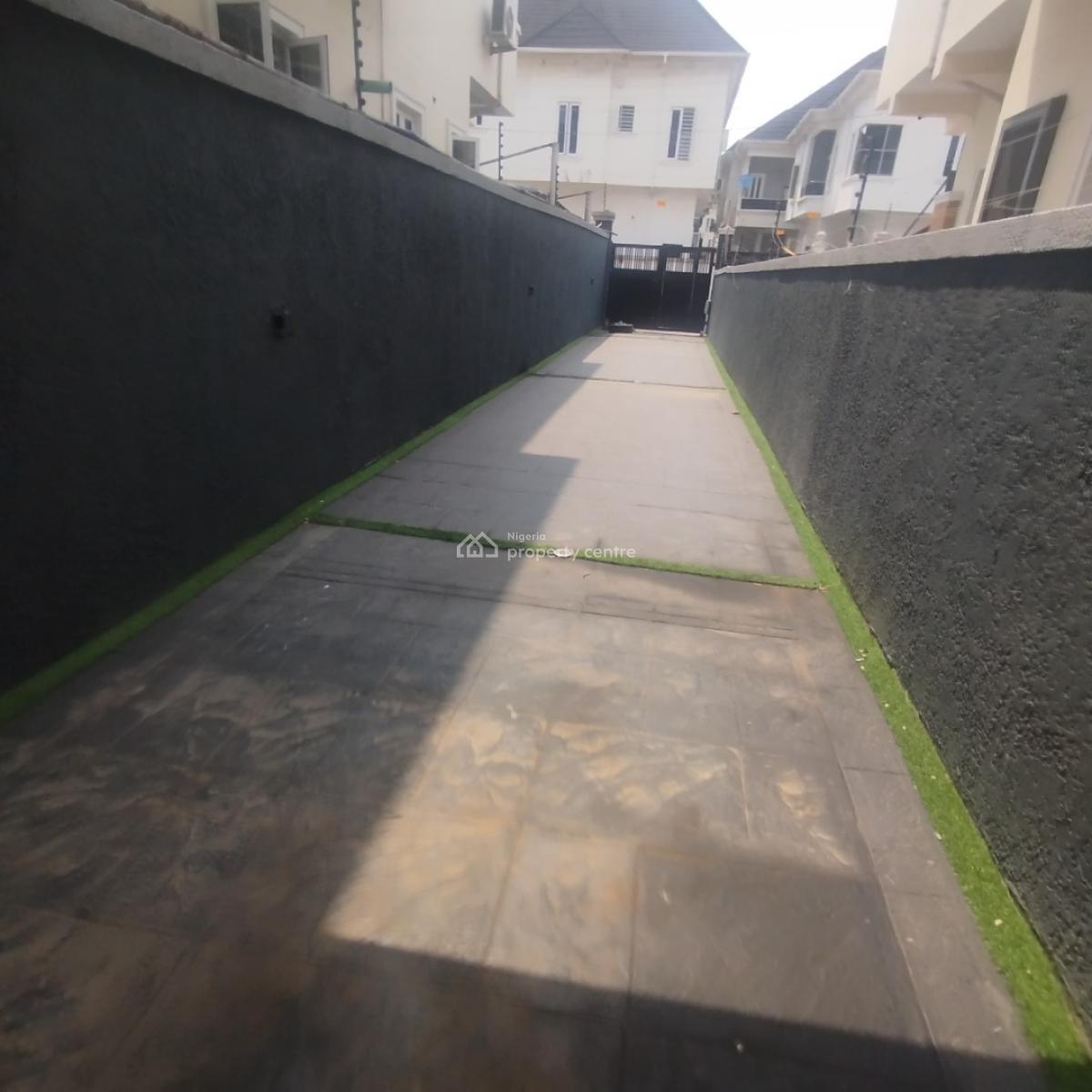 Fantastic 4 Bedroom Semi Detached Duplex with Bq, Chevron Alternative Road, Lekki Expressway, Lekki, Lagos, Semi-detached Duplex for Sale