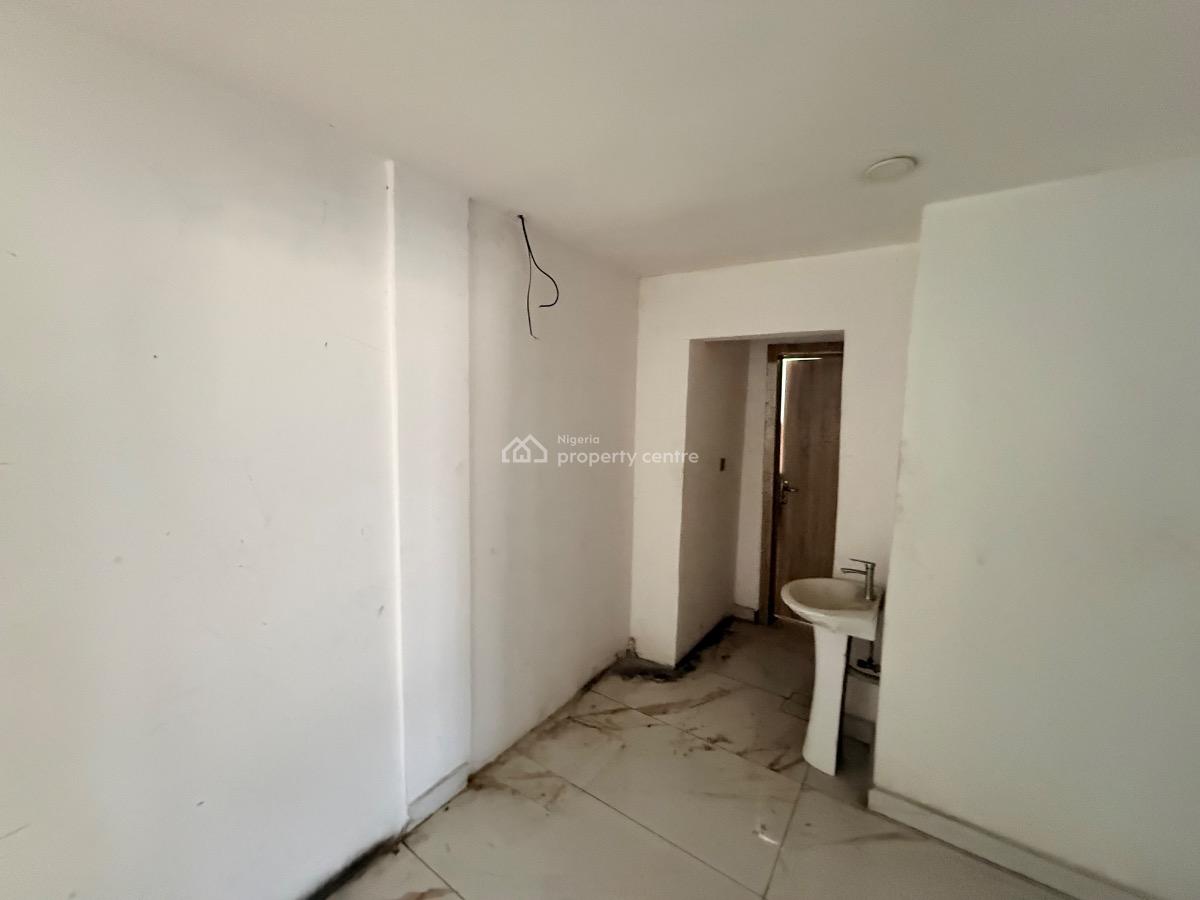 Commercial Detached Duplex Directly on a Busy Road, Lekki Phase 1, Lekki, Lagos, House for Rent