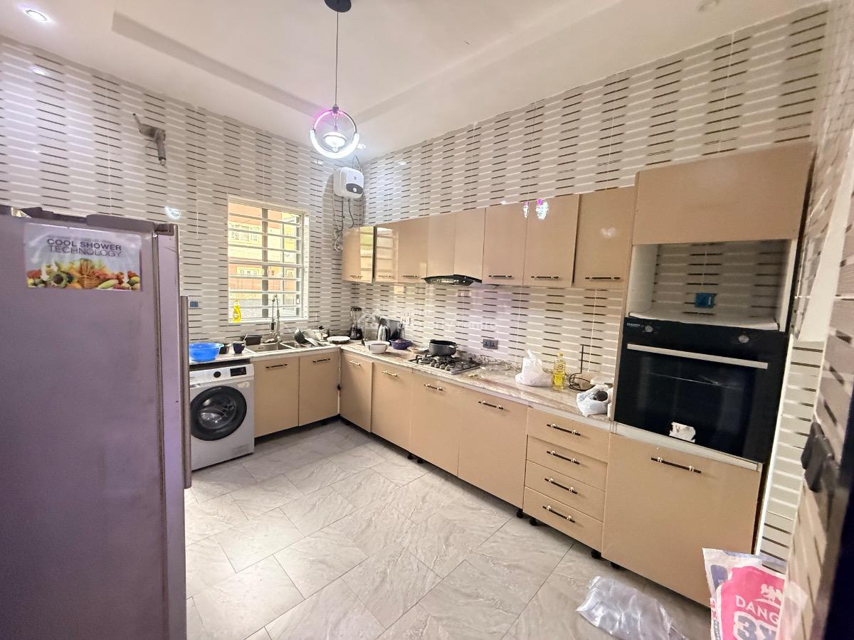 Fully Furnished and Serviced Spacious Room in a Duplex, Orchid Road, Lekki, Lagos, Terraced Duplex for Rent