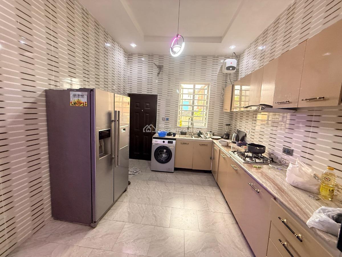 Fully Furnished and Serviced Spacious Room in a Duplex, Orchid Road, Lekki, Lagos, Terraced Duplex for Rent