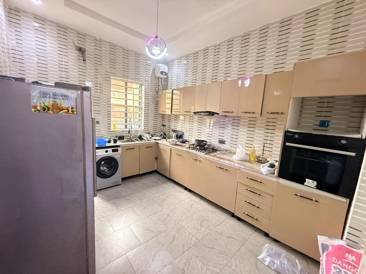 Fully Furnished and Serviced Spacious Room in a Duplex, Orchid Road, Lekki, Lagos, Terraced Duplex for Rent