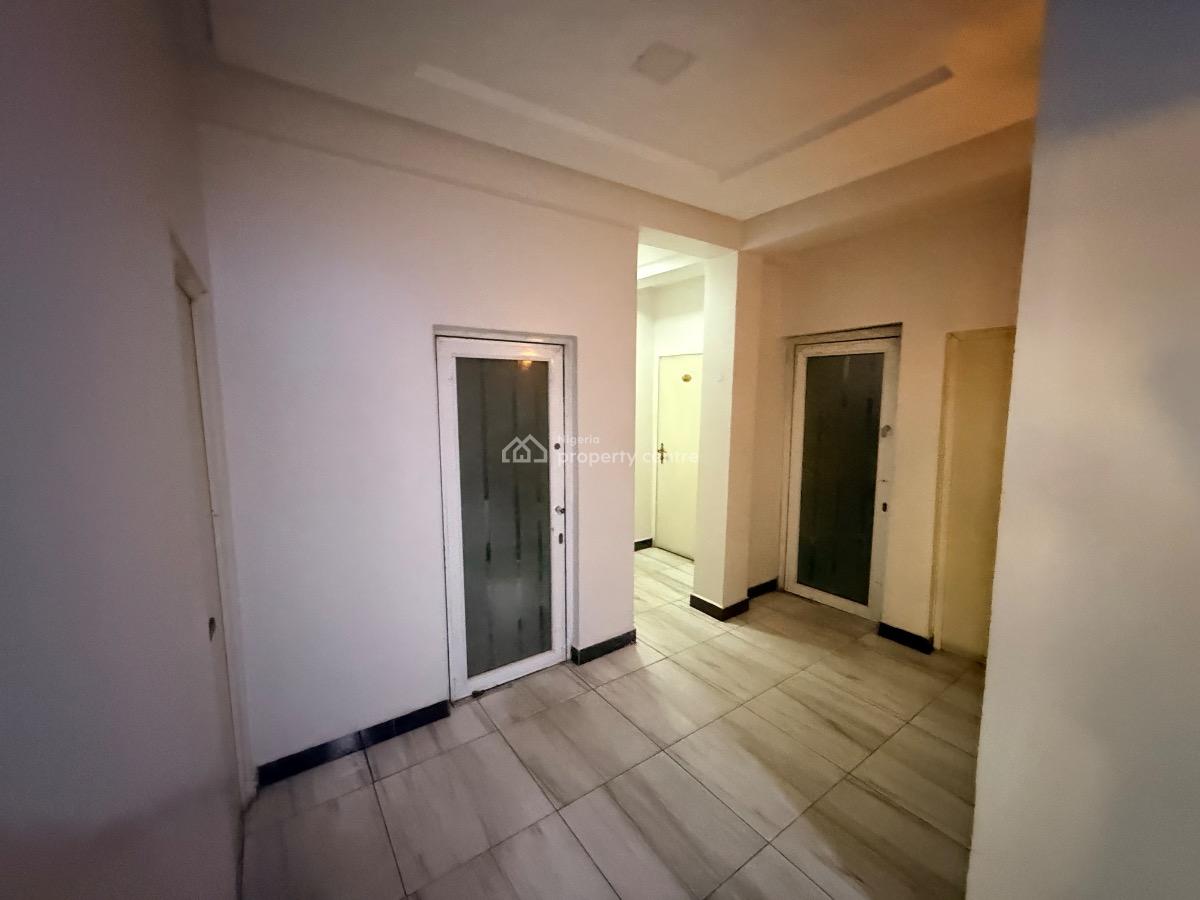 16 Rooms Functional Hotel on a Very Busy Road, Lekki Phase 1, Lekki, Lagos, Hotel / Guest House for Rent