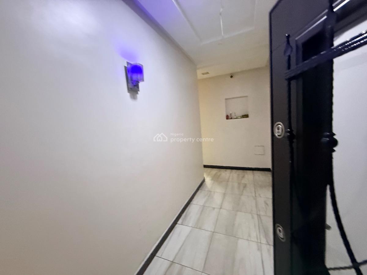 16 Rooms Functional Hotel on a Very Busy Road, Lekki Phase 1, Lekki, Lagos, Hotel / Guest House for Rent