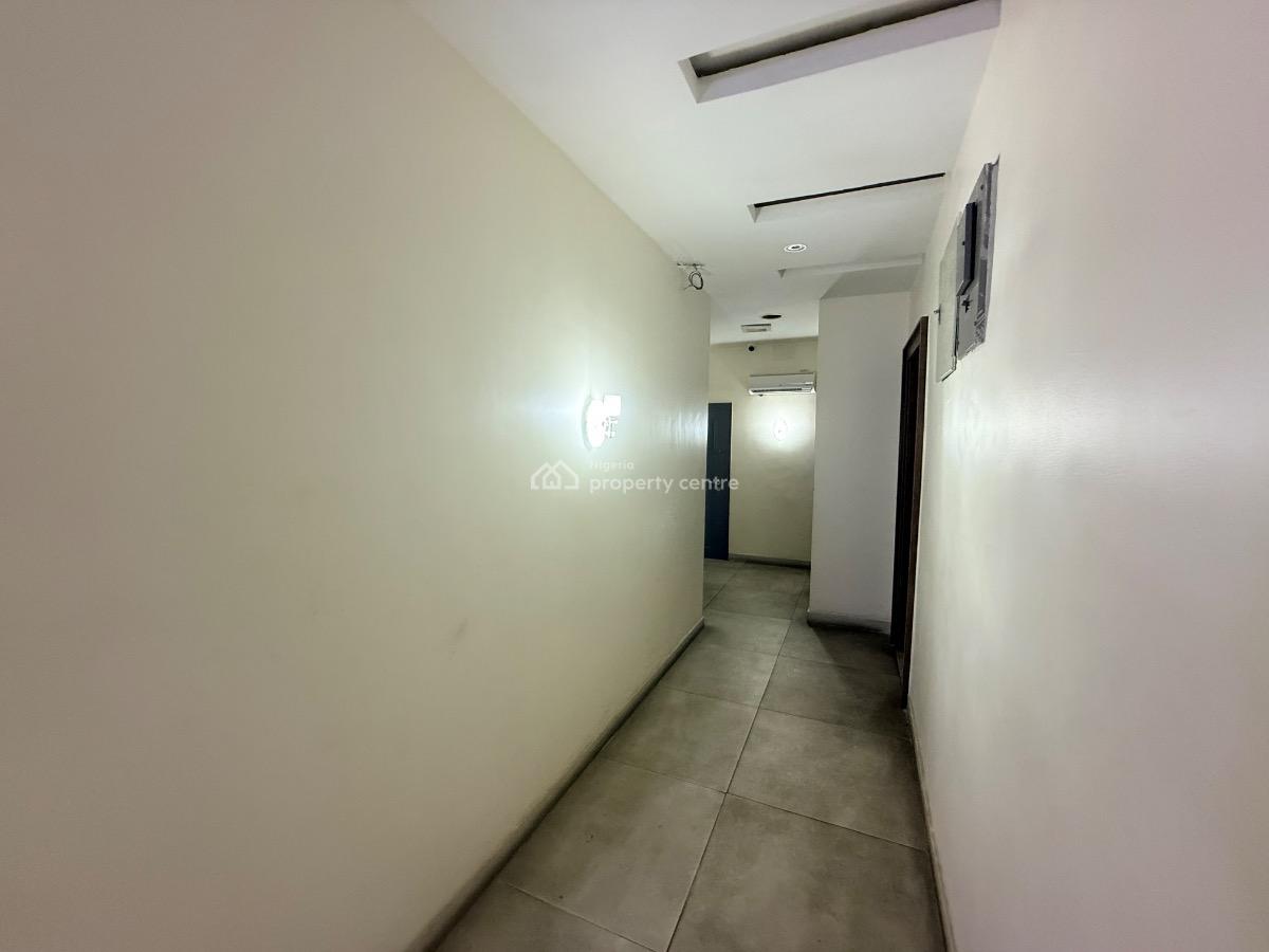 16 Rooms Functional Hotel on a Very Busy Road, Lekki Phase 1, Lekki, Lagos, Hotel / Guest House for Rent