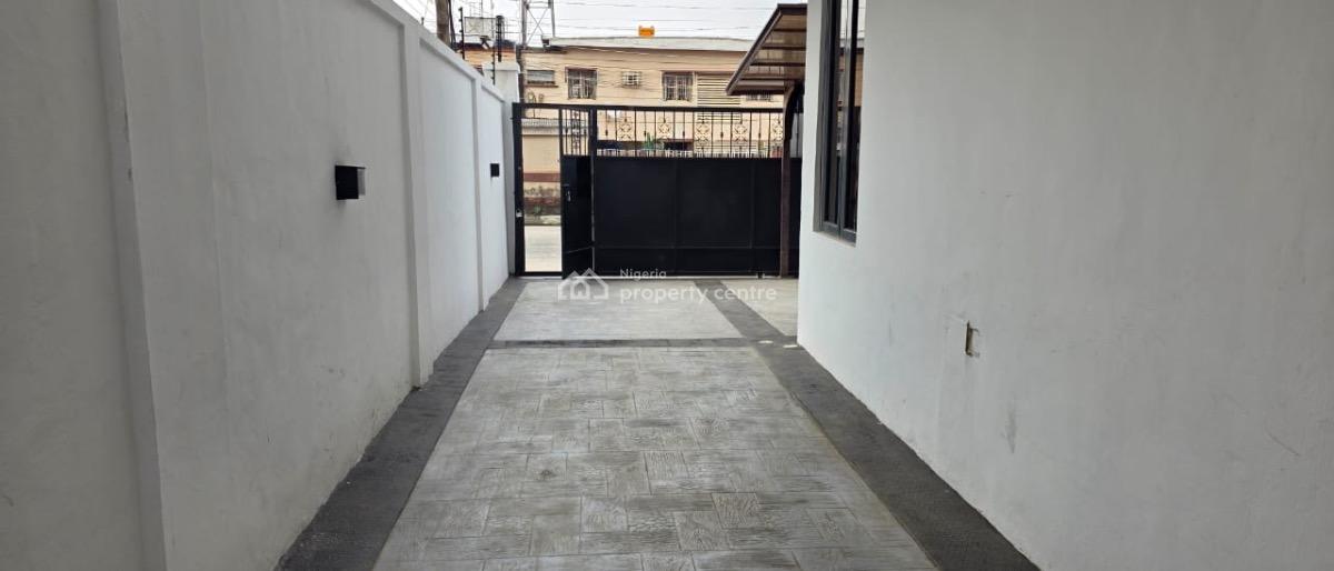 4 Bedrooms Detached House with 2 Bedrooms Bq, Adeniyi Jones, Ikeja, Lagos, House for Rent