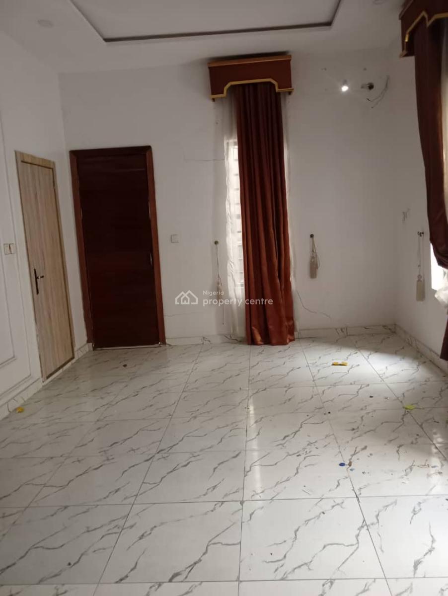 a 4 Bedroom Terrace Duplex. Distress Sale, Ikota, Lekki, Lagos, Terraced Duplex for Sale