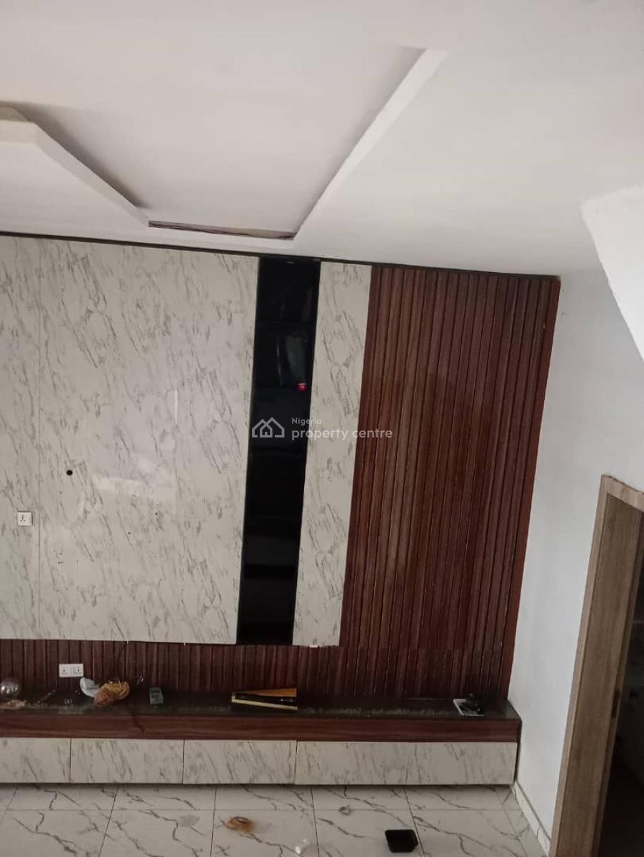 a 4 Bedroom Terrace Duplex. Distress Sale, Ikota, Lekki, Lagos, Terraced Duplex for Sale