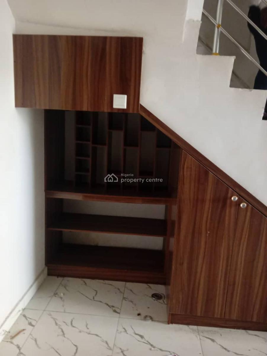 a 4 Bedroom Terrace Duplex. Distress Sale, Ikota, Lekki, Lagos, Terraced Duplex for Sale