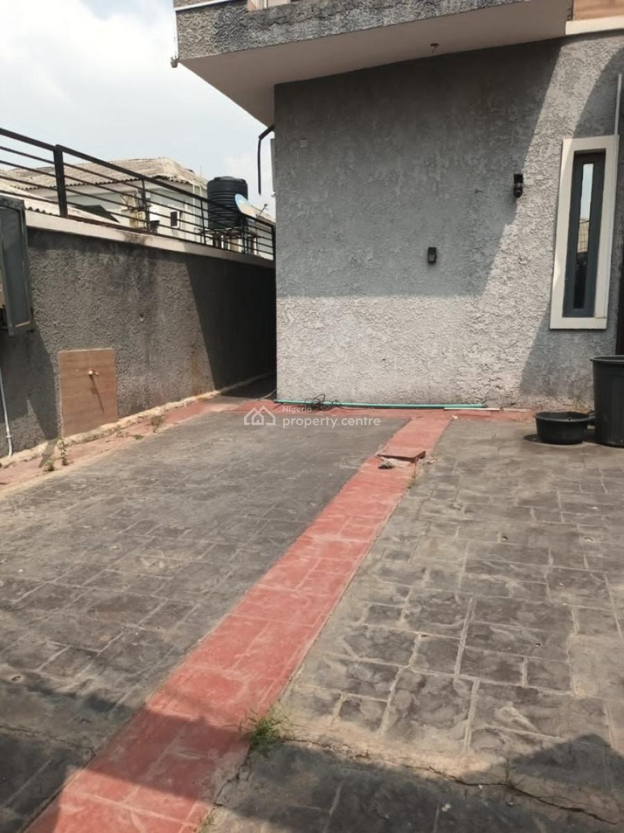 2 Bedrooms Apartment with Self Staircase, Unilag Estate, Magodo, Lagos, Flat / Apartment for Sale