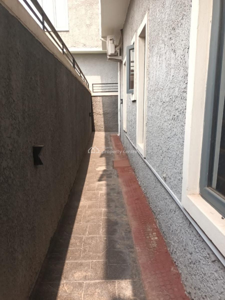 2 Bedrooms Apartment with Self Staircase, Unilag Estate, Magodo, Lagos, Flat / Apartment for Sale