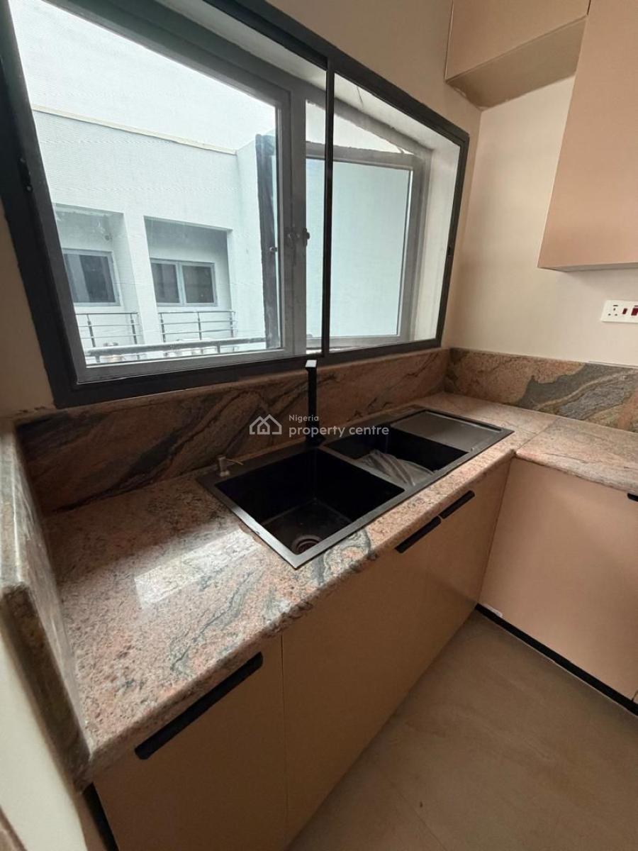3 Bedrooms All Ensuite, Lekki Phase 1, Lekki, Lagos, Flat / Apartment for Rent