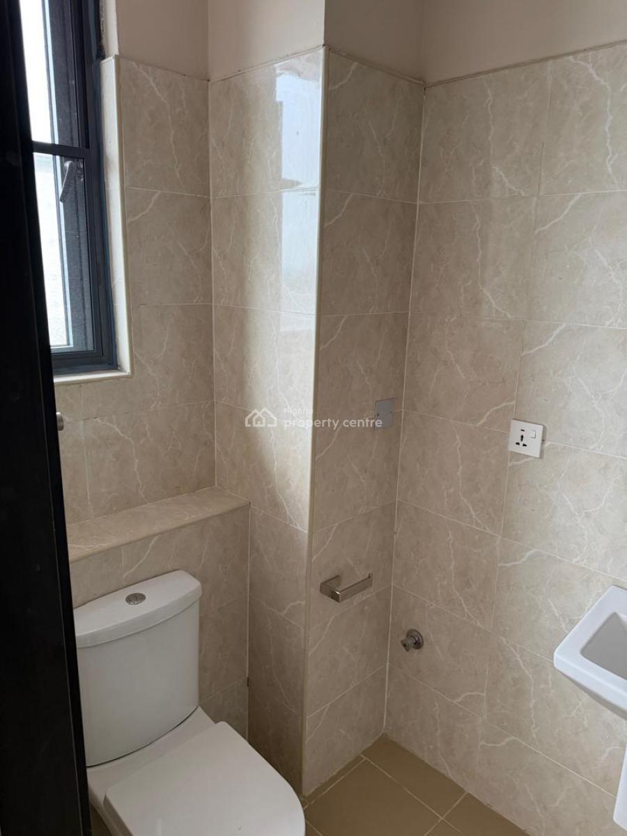 3 Bedrooms All Ensuite, Lekki Phase 1, Lekki, Lagos, Flat / Apartment for Rent