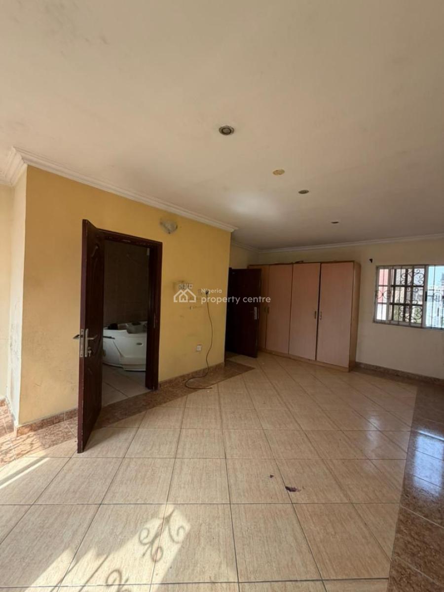 Secure & Spacious 4 Bedrooms, Lekki Phase 1, Lekki, Lagos, Terraced Duplex for Rent