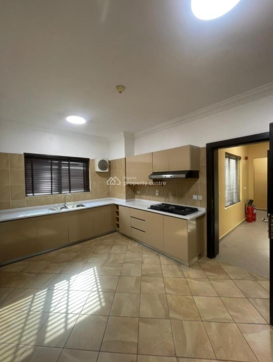 Serviced with 24/7 Power Supply 3 Bedroom En-suite Flat with an Enclosure, Oniru, Victoria Island (vi), Lagos, Flat / Apartment for Rent