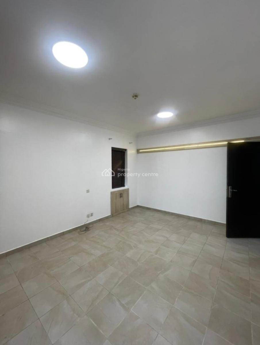 Serviced with 24/7 Power Supply 3 Bedroom En-suite Flat with an Enclosure, Oniru, Victoria Island (vi), Lagos, Flat / Apartment for Rent