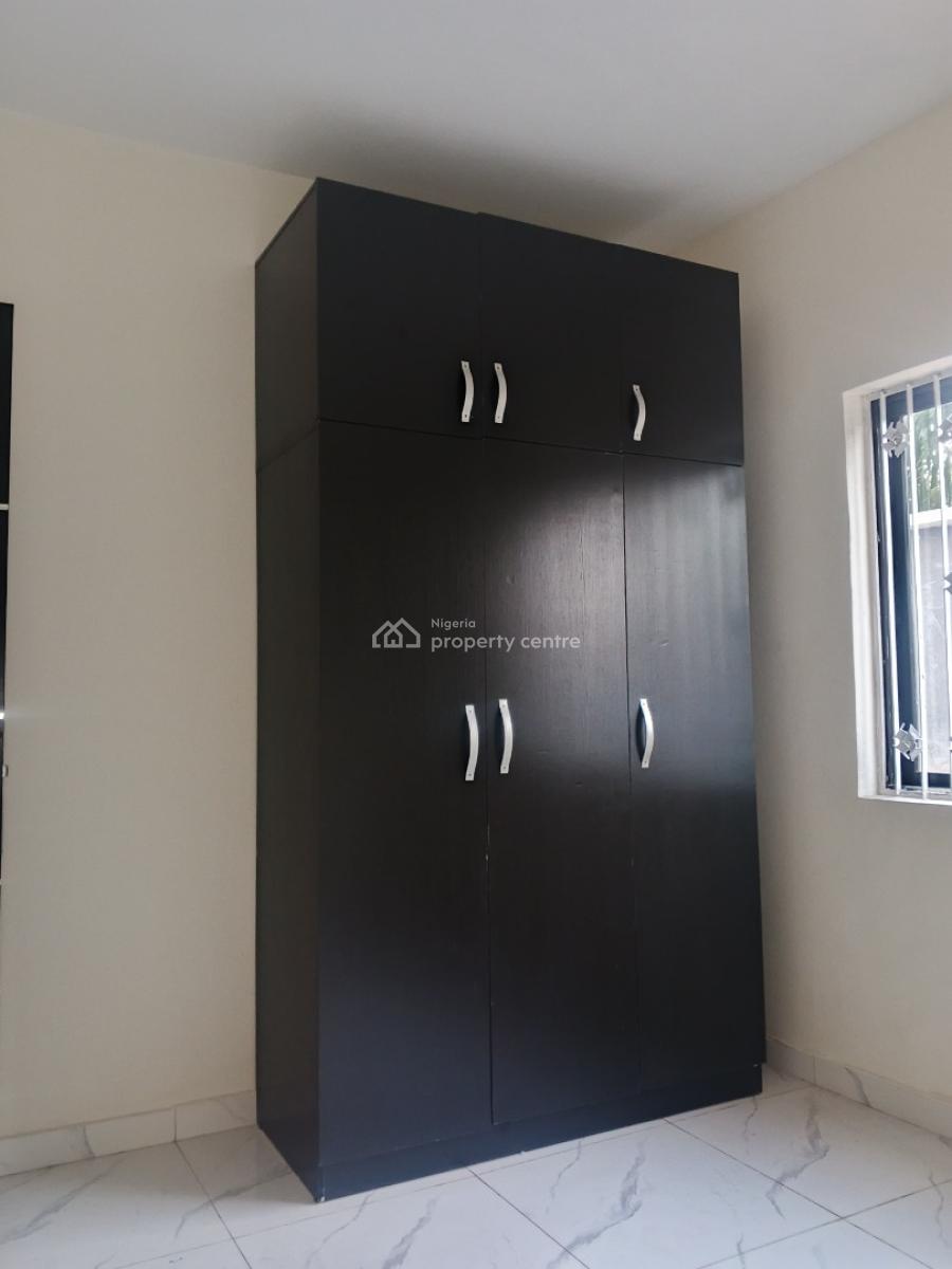 a Standard and Neat 3 Bedroom Flat, Oyadiran Estate, Sabo, Yaba, Lagos, Flat / Apartment for Rent