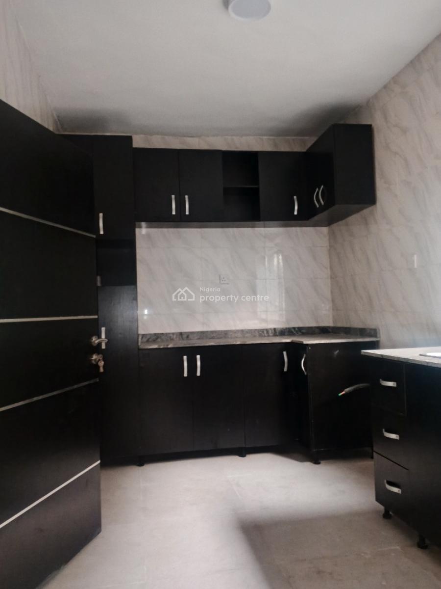 a Standard and Neat 3 Bedroom Flat, Oyadiran Estate, Sabo, Yaba, Lagos, Flat / Apartment for Rent