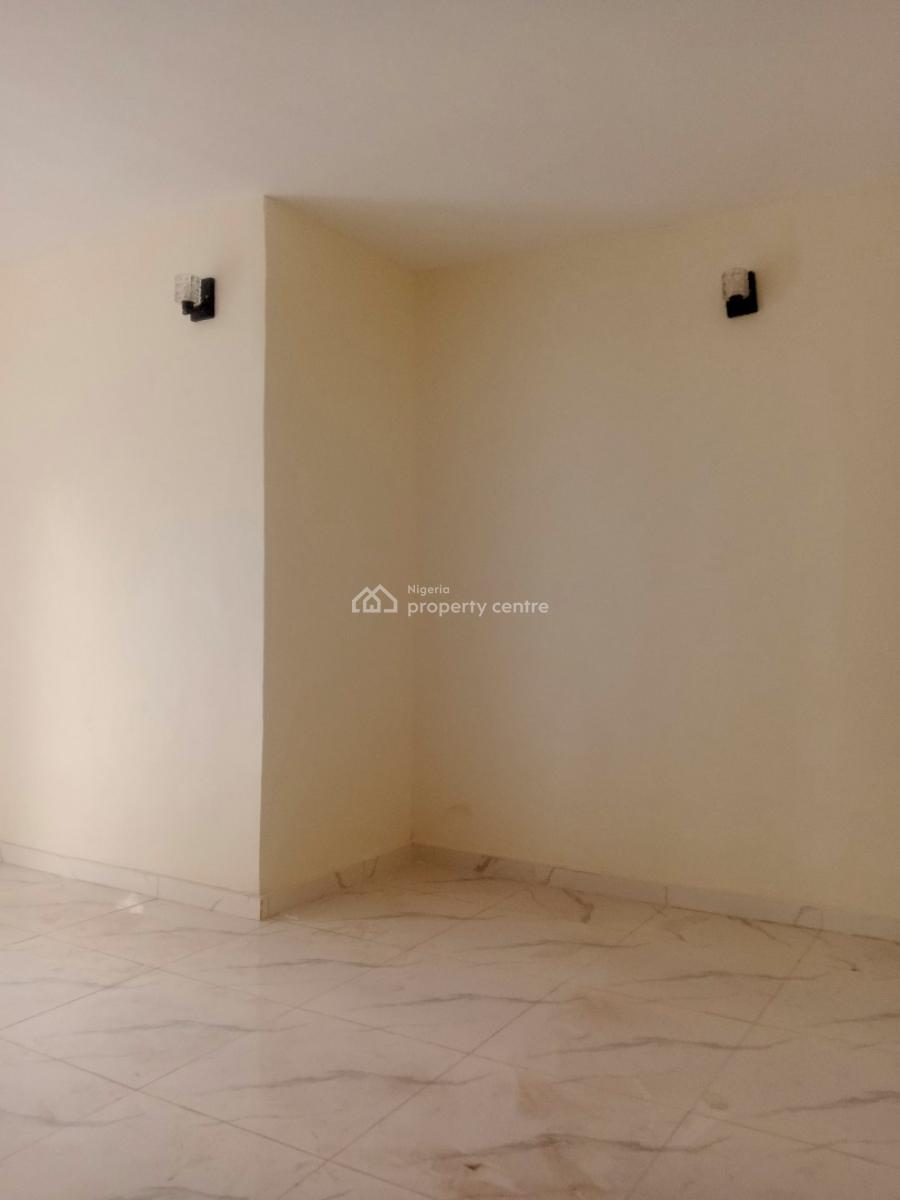 a Standard and Neat 3 Bedroom Flat, Oyadiran Estate, Sabo, Yaba, Lagos, Flat / Apartment for Rent