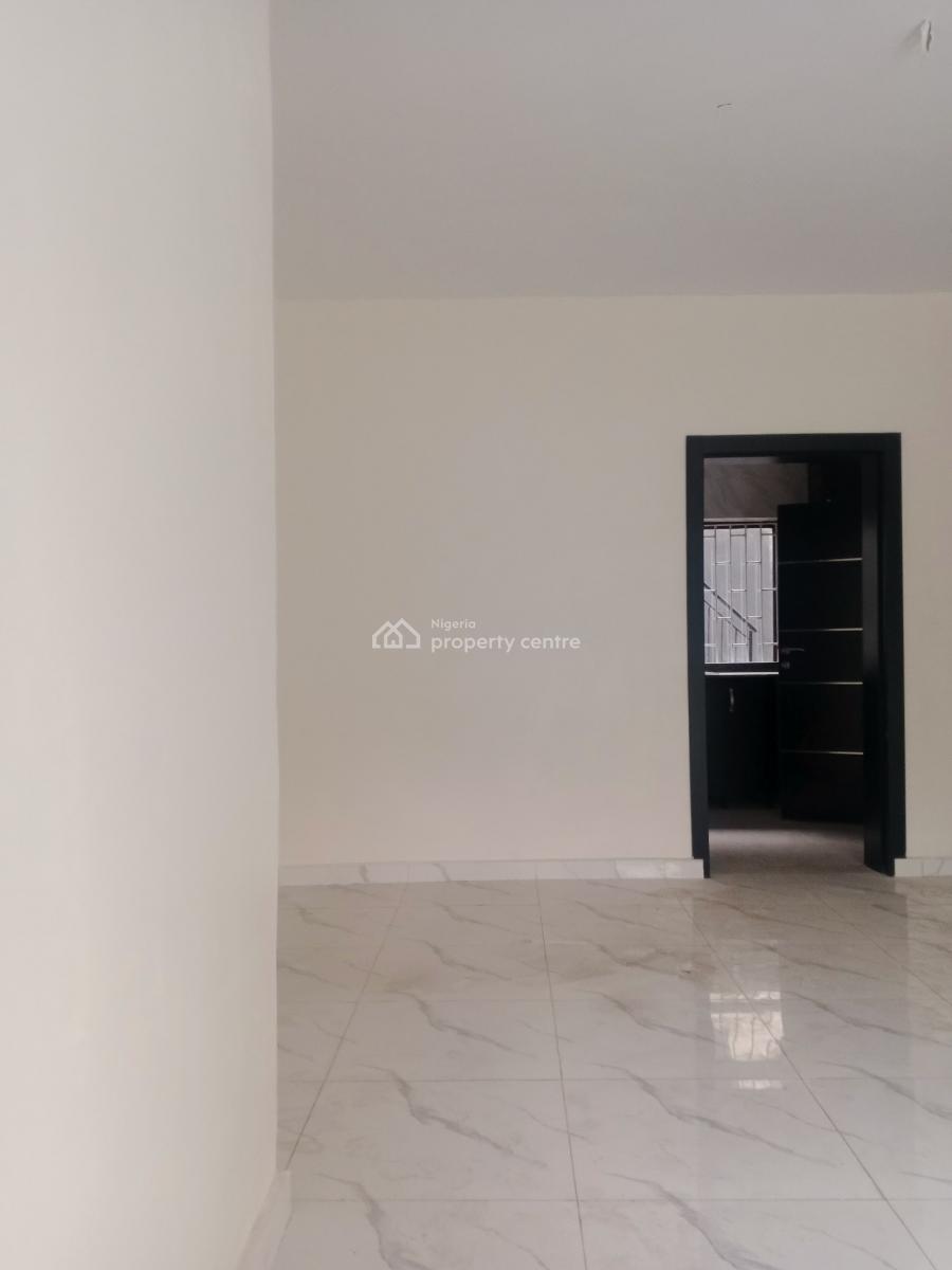 a Standard and Neat 3 Bedroom Flat, Oyadiran Estate, Sabo, Yaba, Lagos, Flat / Apartment for Rent